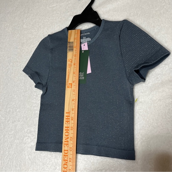 WILD FABLE Juniors Textured Cropped T-shirt Slate Dark Blue Shimmer Size XXS - Picture 8 of 9